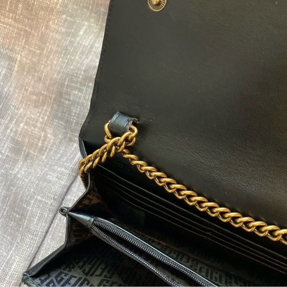 Kurt Geiger cross body bag - Picture 2 of 2